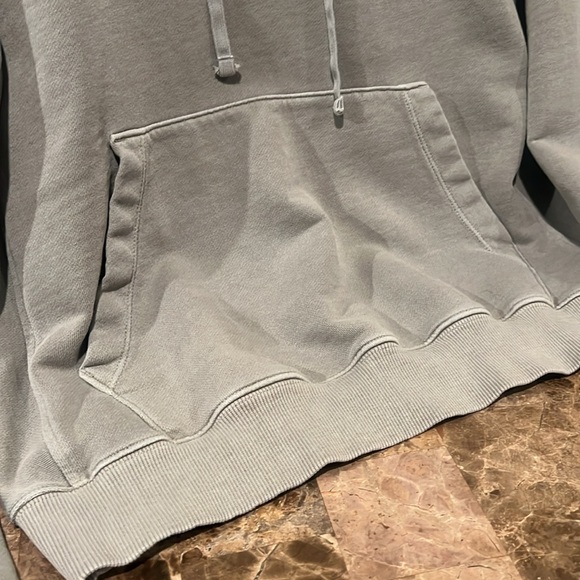 Vineyard Vines Hoodie - Picture 3 of 8